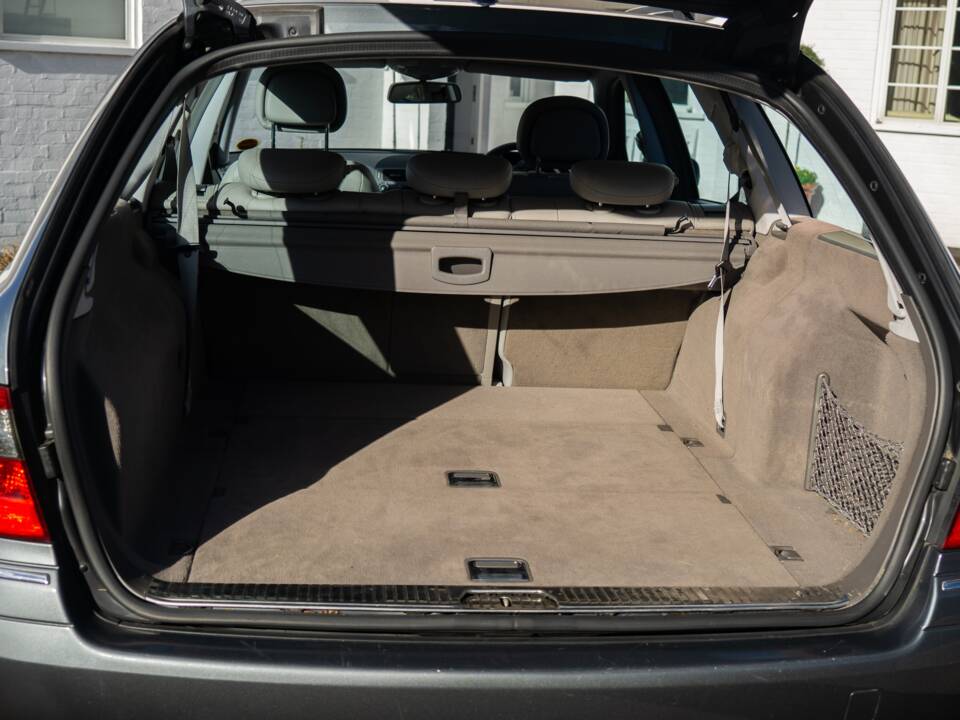 Immagine 24/25 di Mercedes-Benz E 280 CDI T (2009)