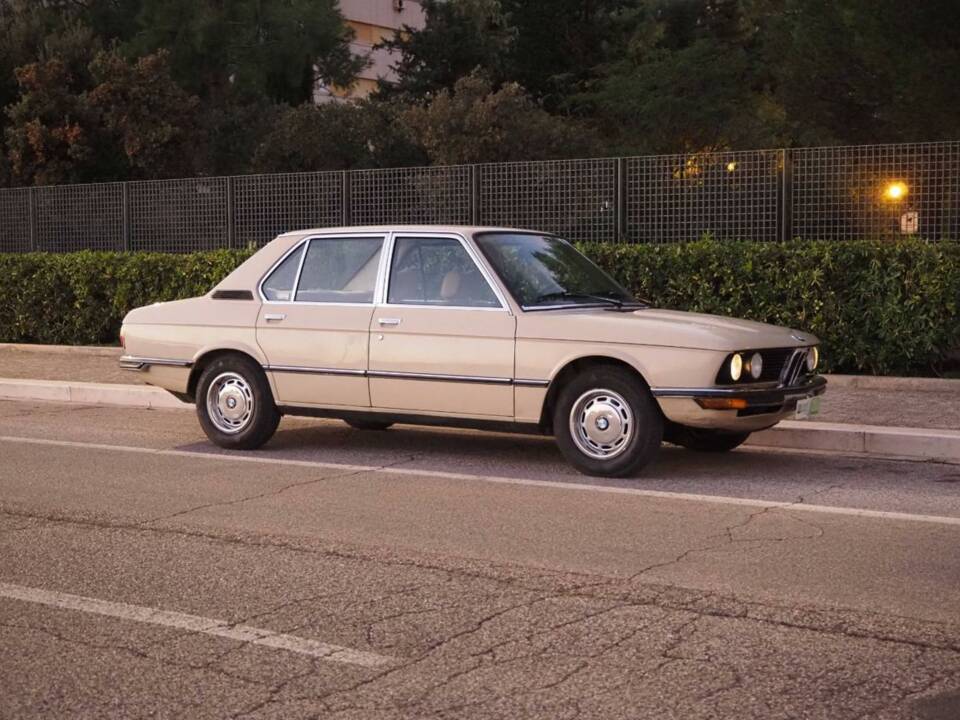 Image 16/50 of BMW 525 (1975)