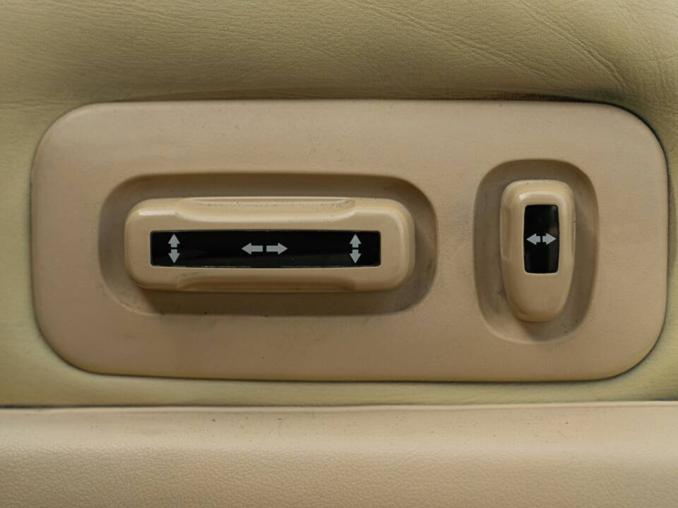 Bild 29/50 von Honda Legend (1992)