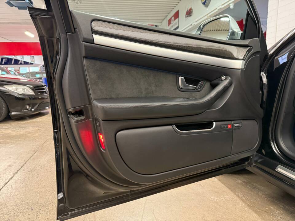 Bild 5/18 von Audi S8 V10 (2008)