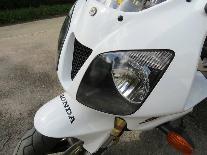 Bild 10/42 von Honda VTR 1000 SP2 (2002)