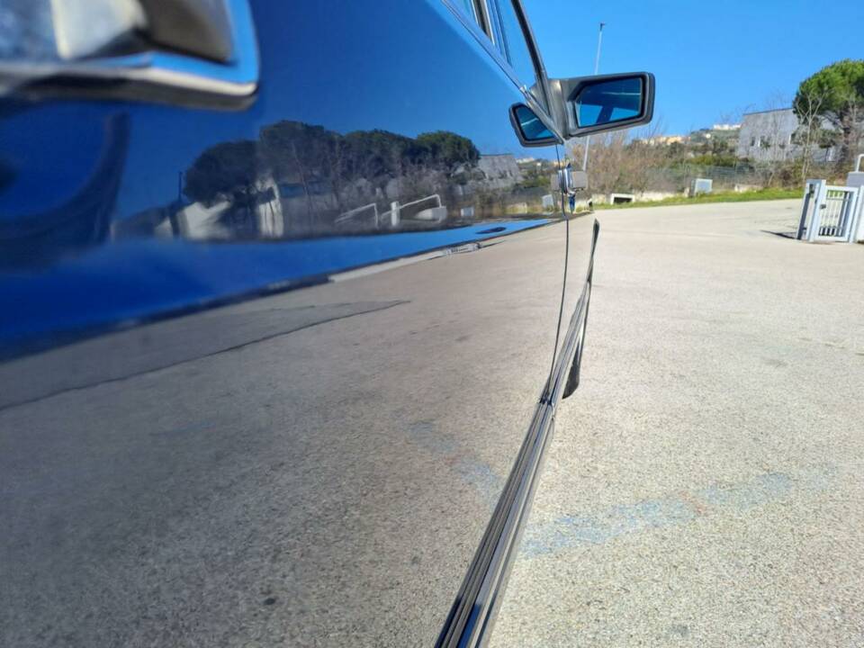 Image 24/50 of Mercedes-Benz 300 SE (1990)