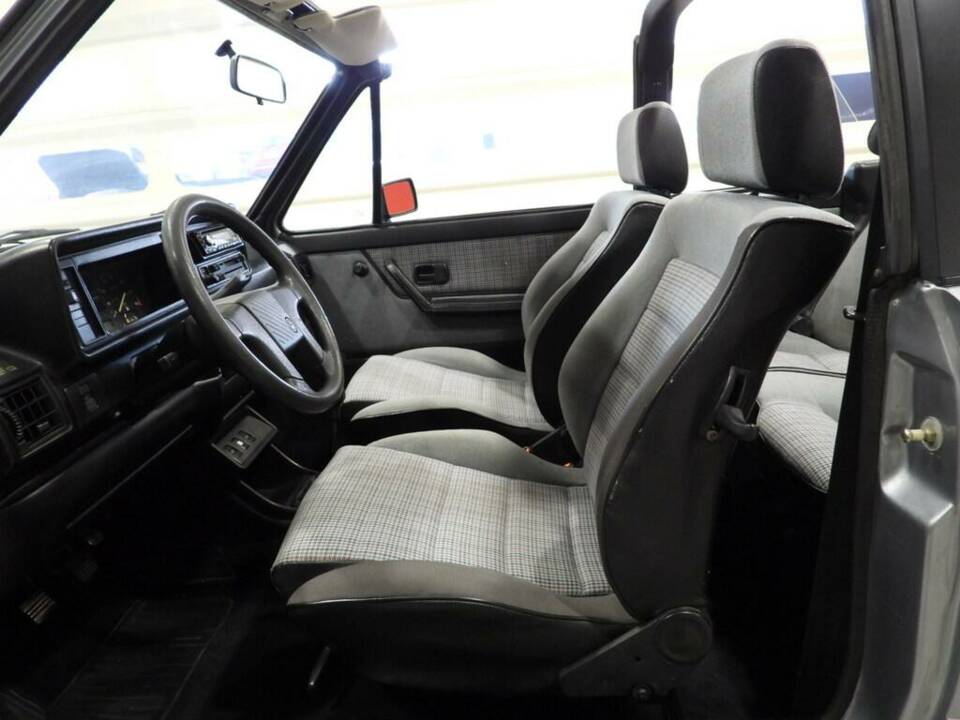 Imagen 5/15 de Volkswagen Golf Mk I Convertible 1.1 (1980)