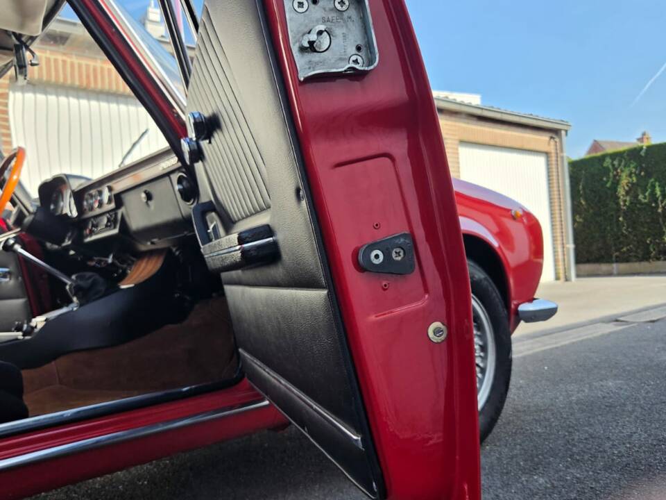 Image 47/50 of Alfa Romeo 2000 Berlina (1973)
