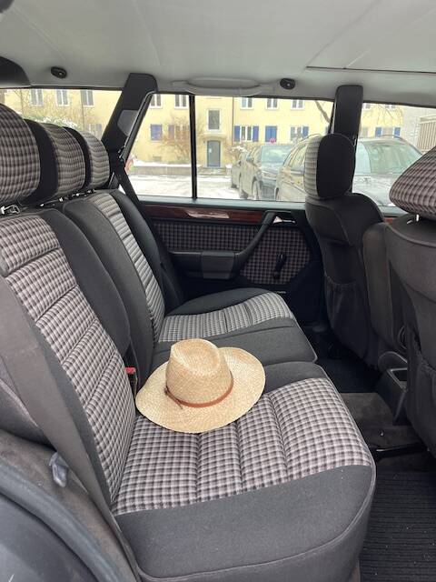 Afbeelding 6/74 van Mercedes-Benz 220 TE (1993)