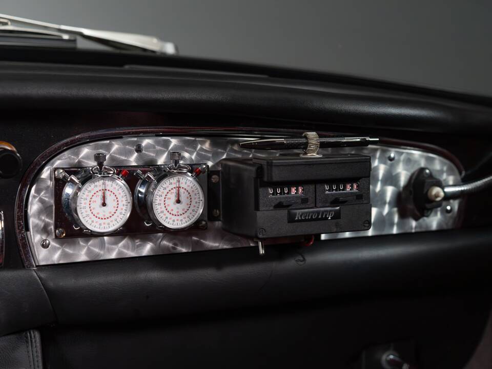 Bild 26/36 von Aston Martin DB 6 Vantage (1966)