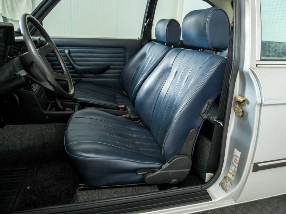 Bild 15/50 von BMW 320i (1981)