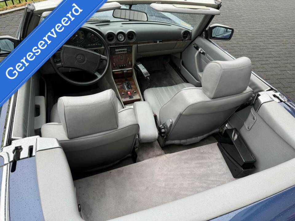 Image 14/46 of Mercedes-Benz 560 SL (1986)