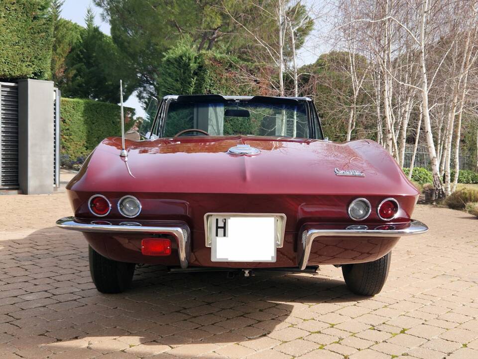 Image 6/8 of Chevrolet Corvette Sting Ray 427 Turbo Jet (1966)