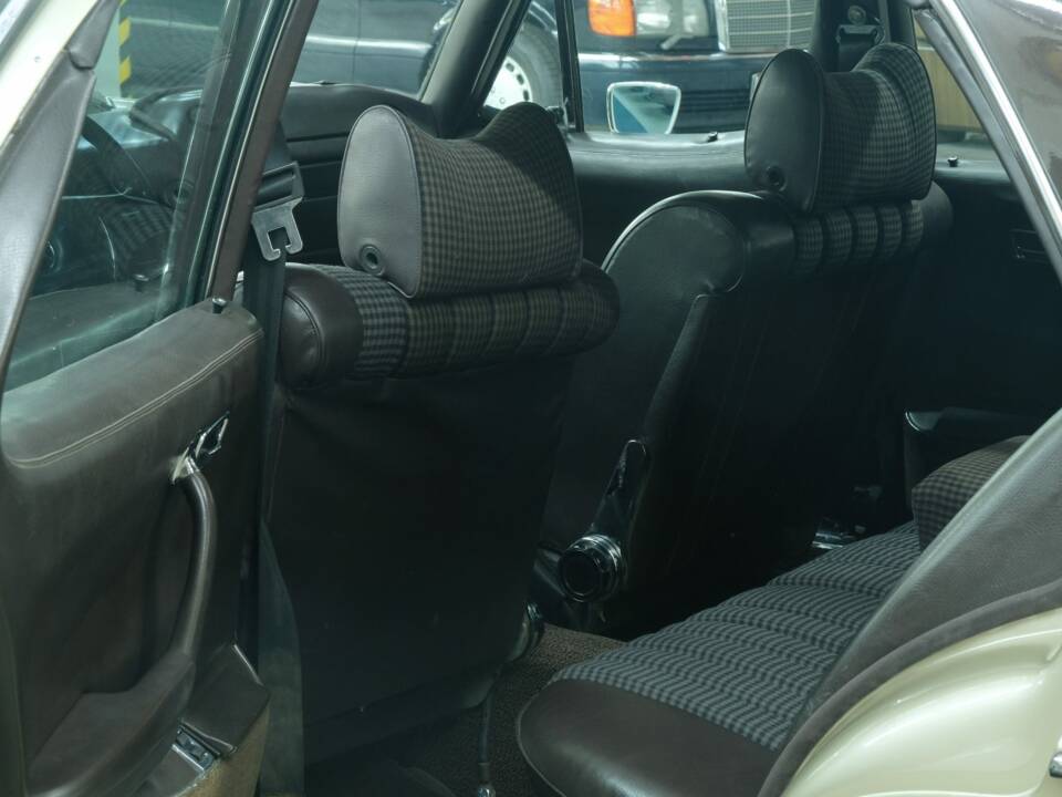 Bild 38/50 von Mercedes-Benz 300 SEL 6.3 (1968)