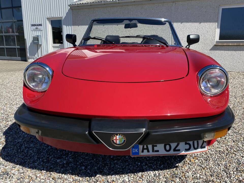 Image 8/56 of Alfa Romeo 2.0 Spider (1986)