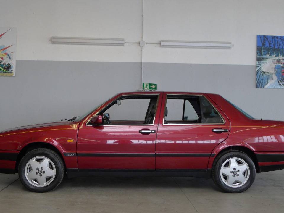 Bild 1/33 von Lancia Thema 8.32 (1989)