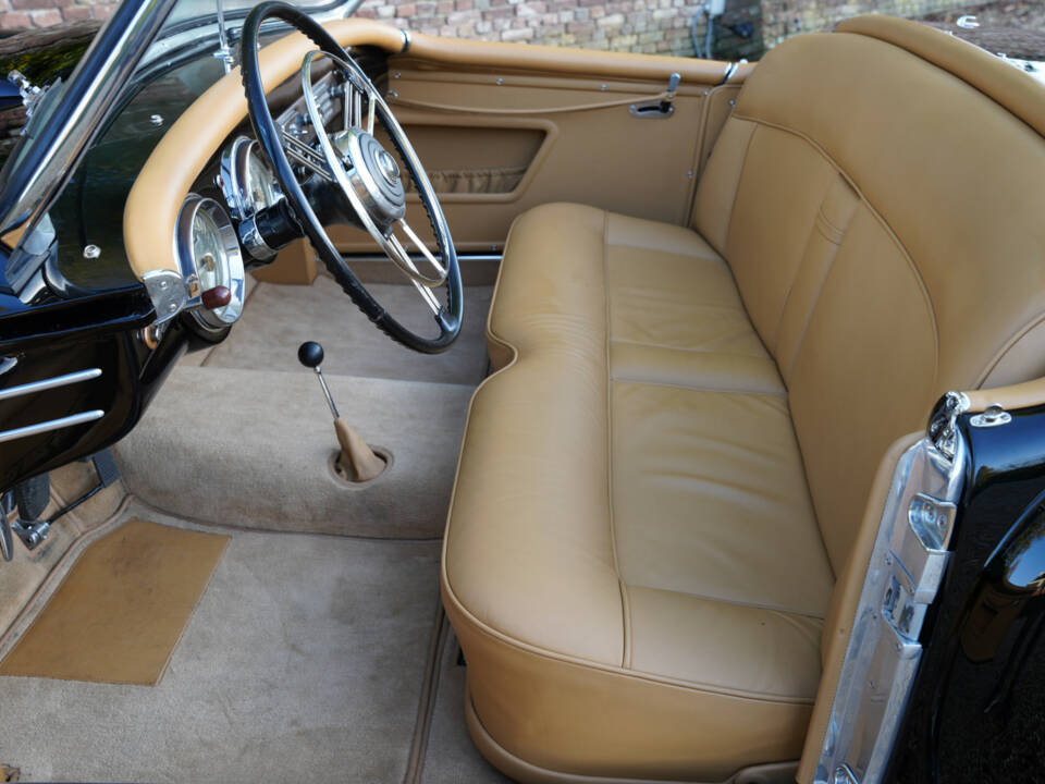 Image 3/50 of Nash-Healey Roadster (1953)