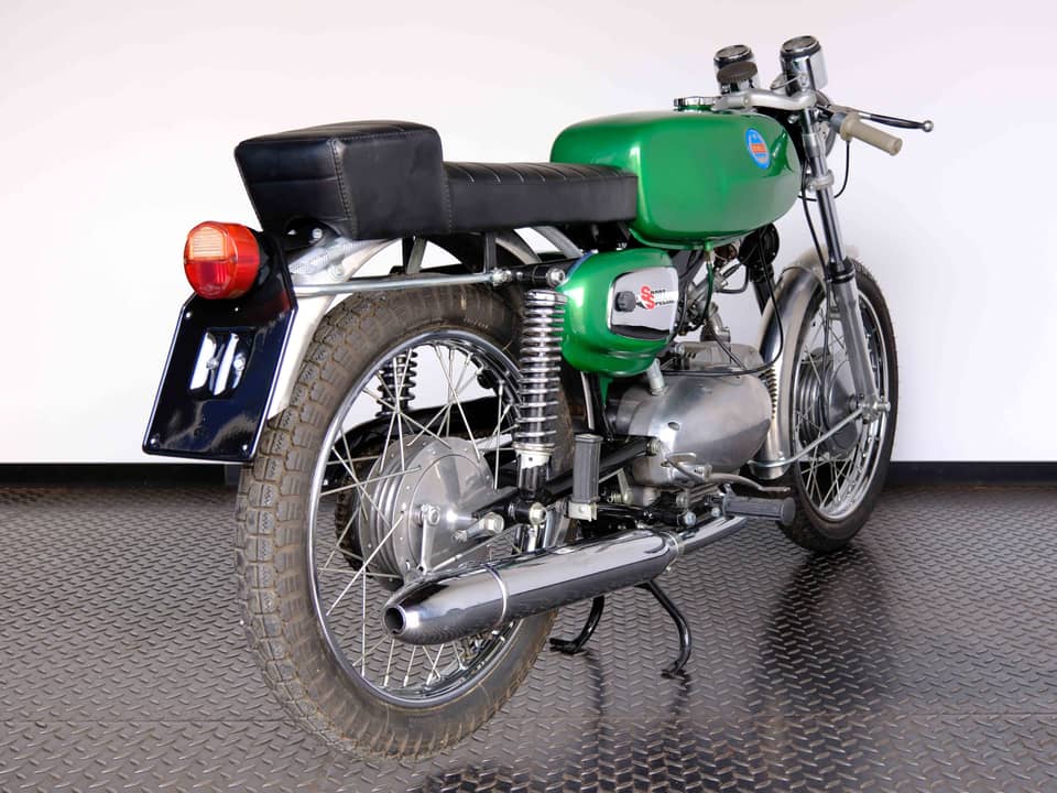 Image 50/57 of Benelli 125 Sport Special (1971)