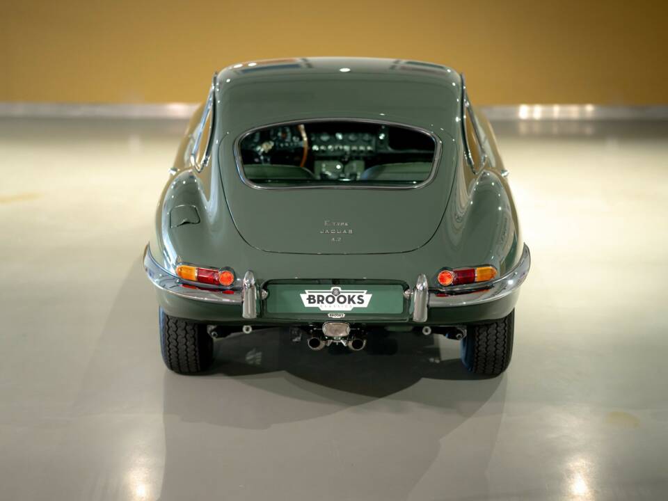 Image 33/50 of Jaguar E-Type 4.2 (1966)