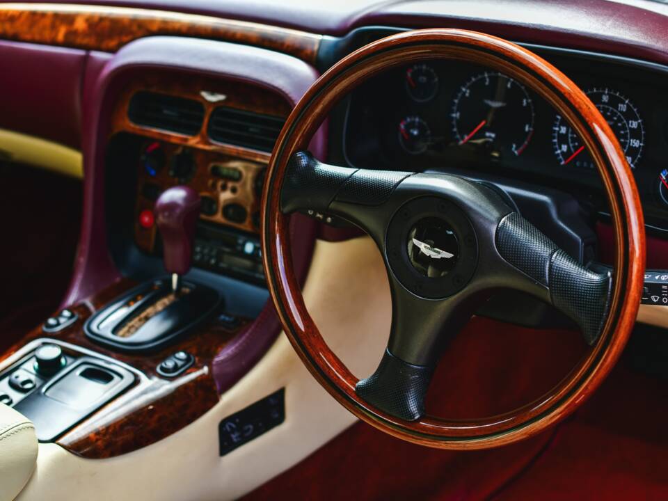 Obraz 47/50 pojazdu Aston Martin DB 7 (1997)