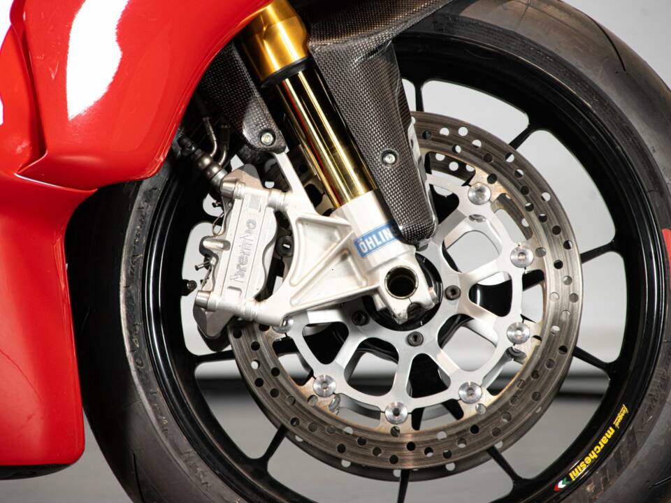 Image 34/50 of Ducati DUMMY (2004)