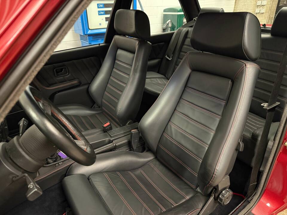 Imagen 9/19 de BMW 325i (1986)