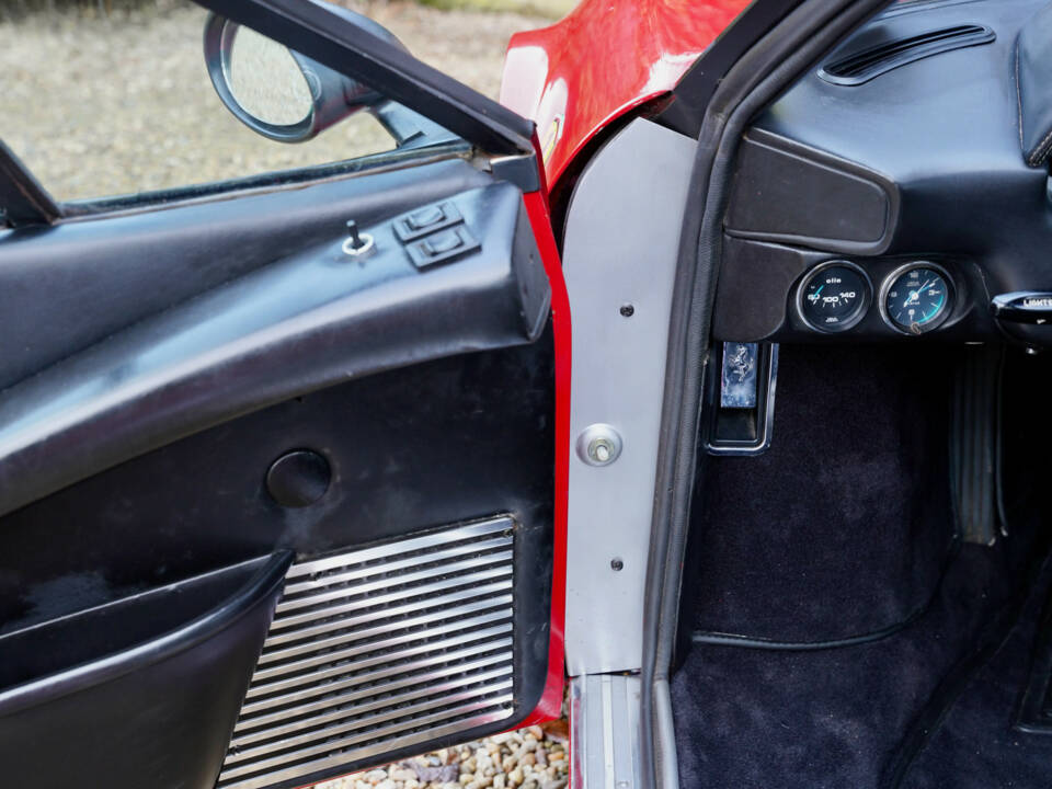Image 38/50 de Ferrari 308 GTB (1977)