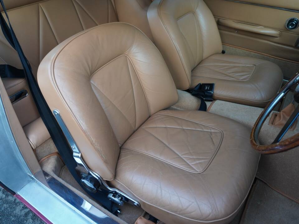 Afbeelding 10/18 van Aston Martin DB 6 Vantage (1969)