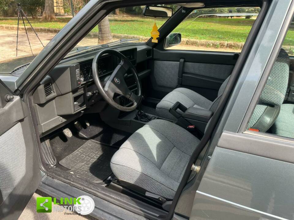 Image 10/22 de Alfa Romeo 75 1.8 Turbo (1988)