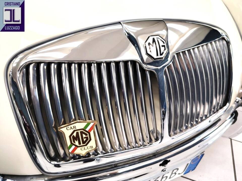 Image 12/61 of MG MGA 1500 (1958)