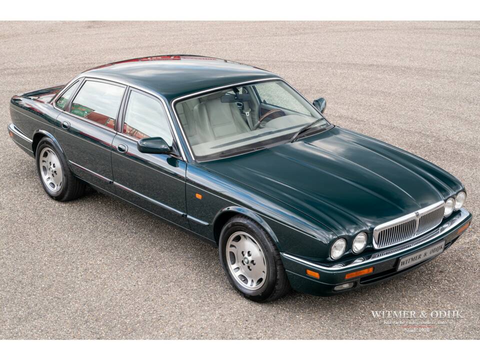 Bild 2/34 von Jaguar XJ6 3.2 Executive (1997)