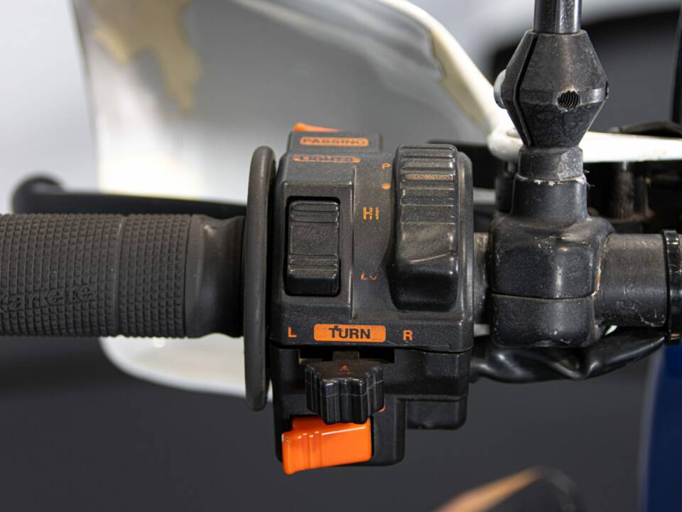 Image 31/45 of Aprilia Tuareg 350 Wind (1987)