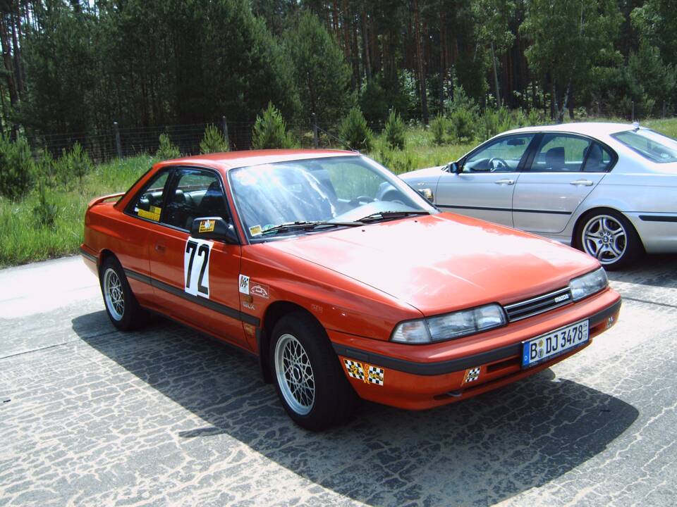 Bild 3/4 von Mazda 626 (1988)