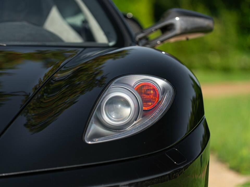 Image 21/50 of Ferrari 430 Scuderia (2008)