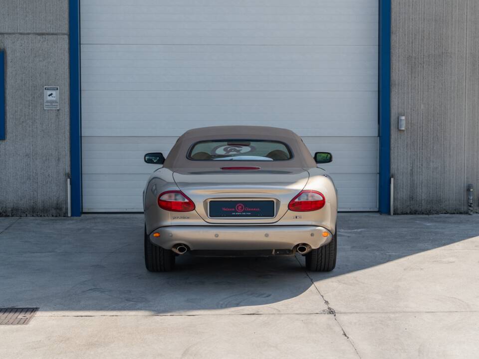 Image 26/91 de Jaguar XK8 4.0 (2000)