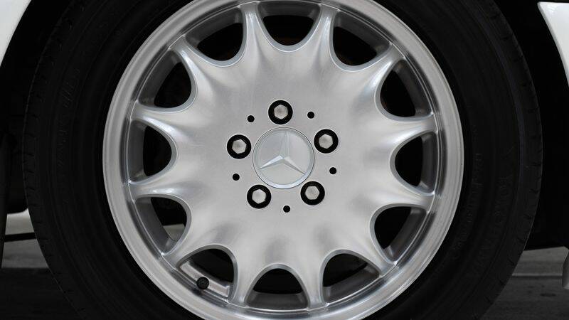 Imagen 11/15 de Mercedes-Benz 300 SL (1991)