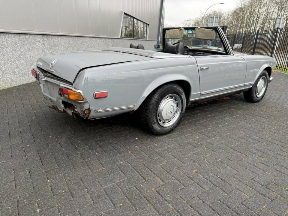 Image 10/36 of Mercedes-Benz 280 SL (1970)