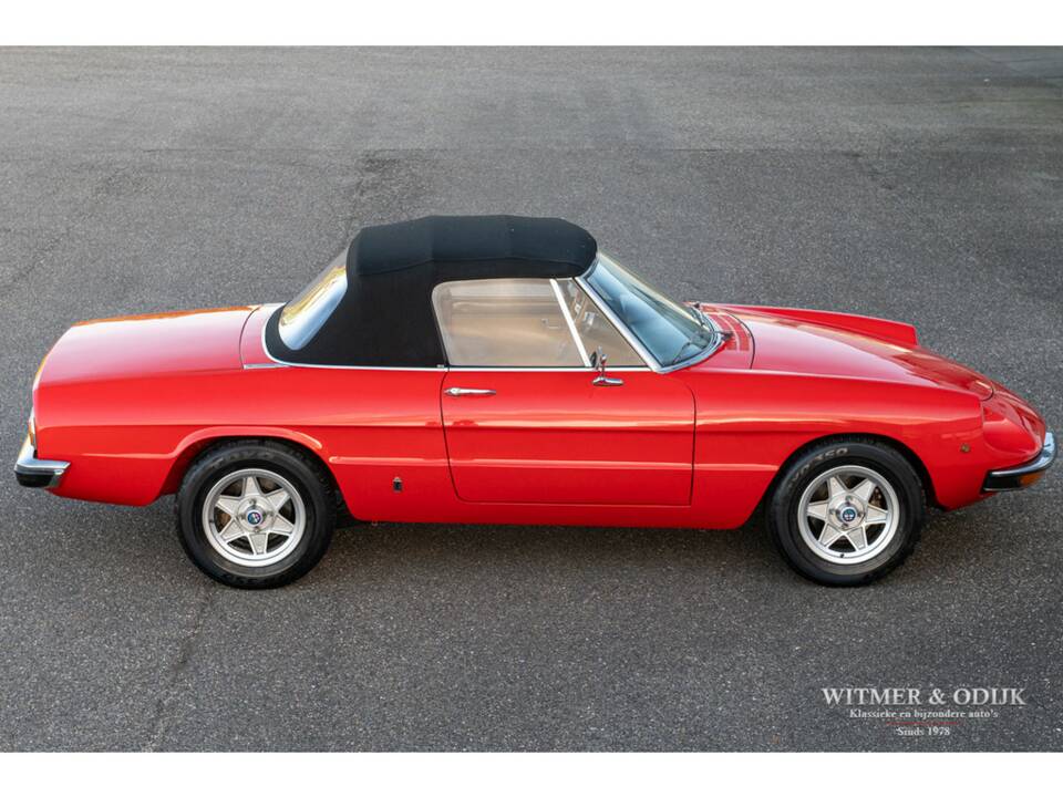 Immagine 9/31 di Alfa Romeo 1600 Spider (1974)