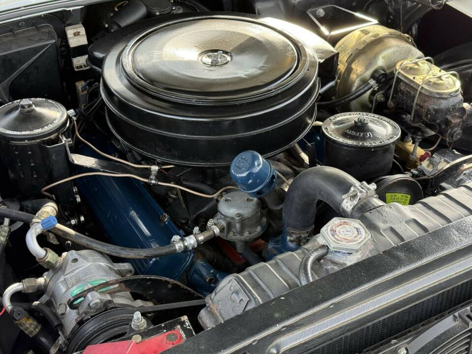 Bild 27/36 von Cadillac 62 Sedan DeVille (1957)