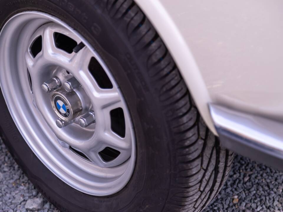 Imagen 23/50 de BMW 1802 (1975)