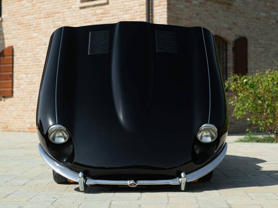 Image 11/50 de Jaguar E-Type (1968)