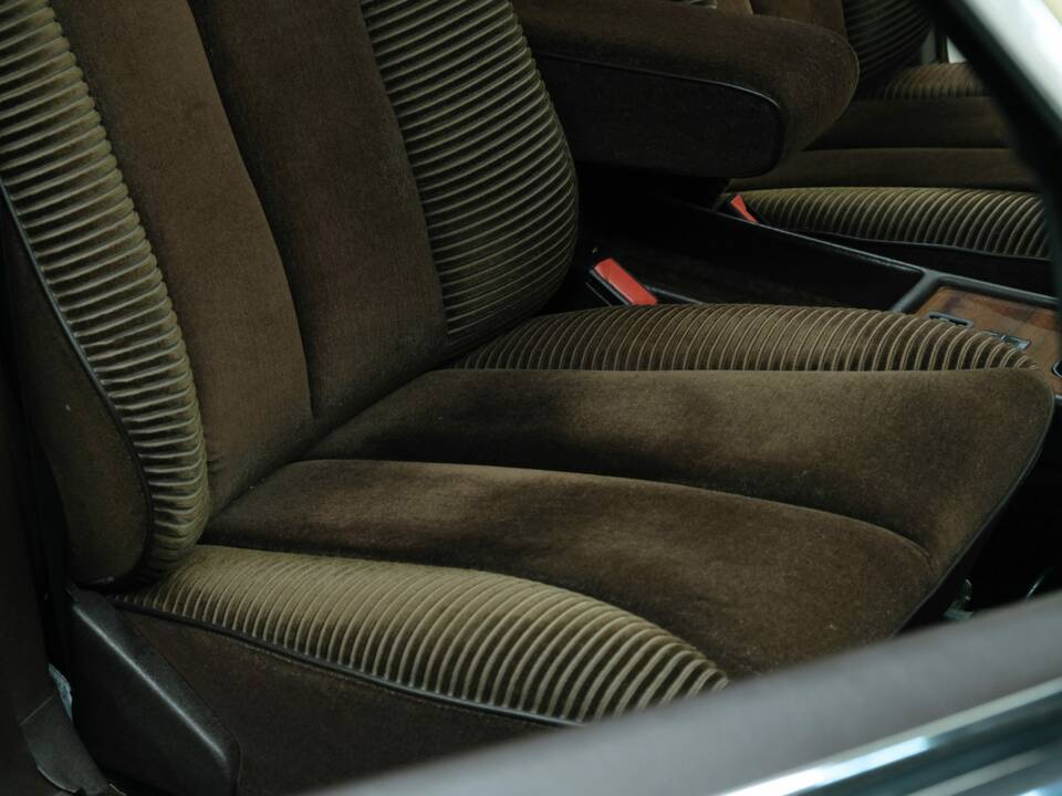 Bild 33/50 von Mercedes-Benz 280 SE (1980)