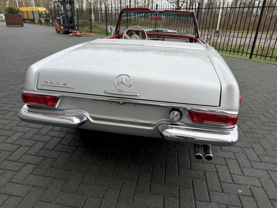 Image 7/36 de Mercedes-Benz 230 SL (1965)