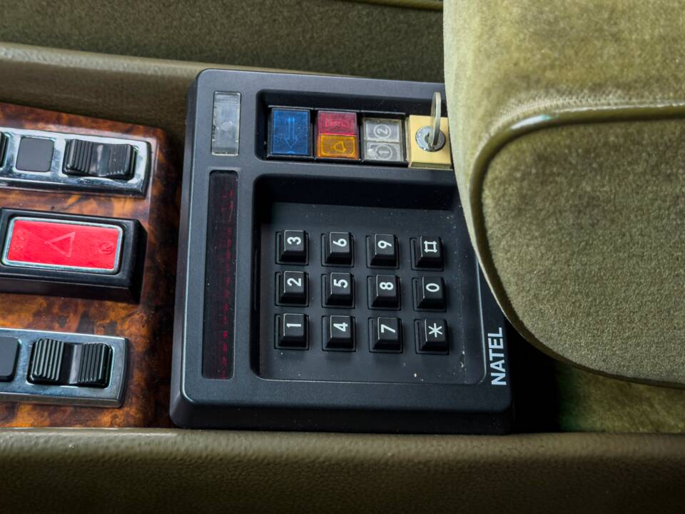 Image 19/26 of Mercedes-Benz 450 SEL 6,9 (1979)