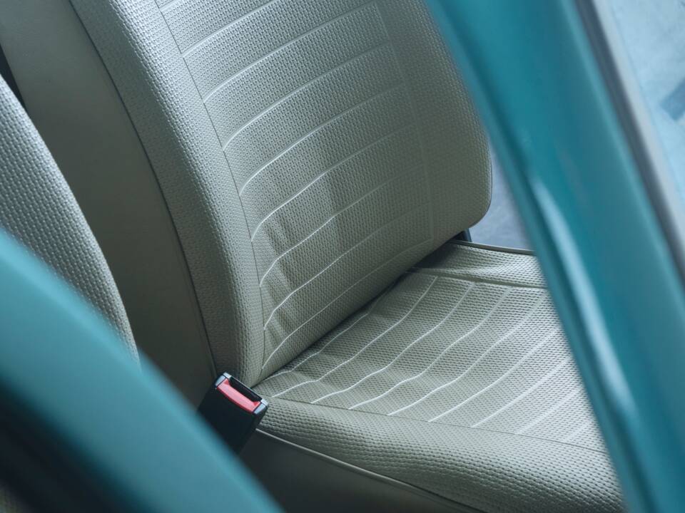 Bild 35/50 von Volkswagen Käfer 1300 (1973)