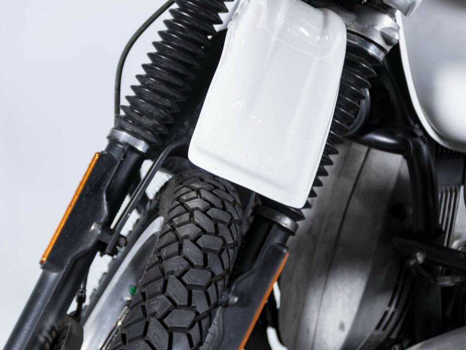 Image 19/50 de BMW DUMMY (1985)