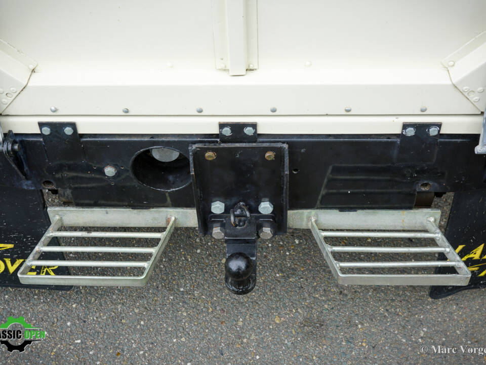 Image 43/55 of Land Rover 88 (1958)