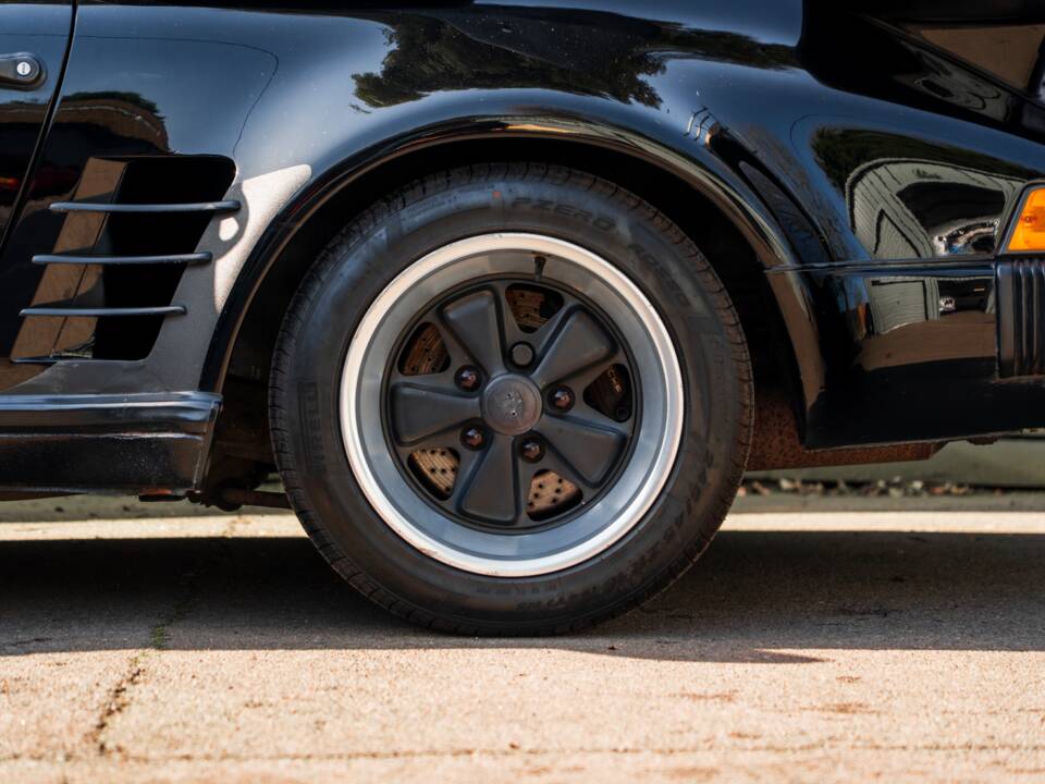 Imagen 7/60 de Porsche 911 Carrera 3.2 (WTL) (1988)