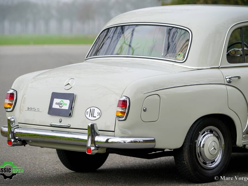 Bild 35/44 von Mercedes-Benz 220 S (1958)