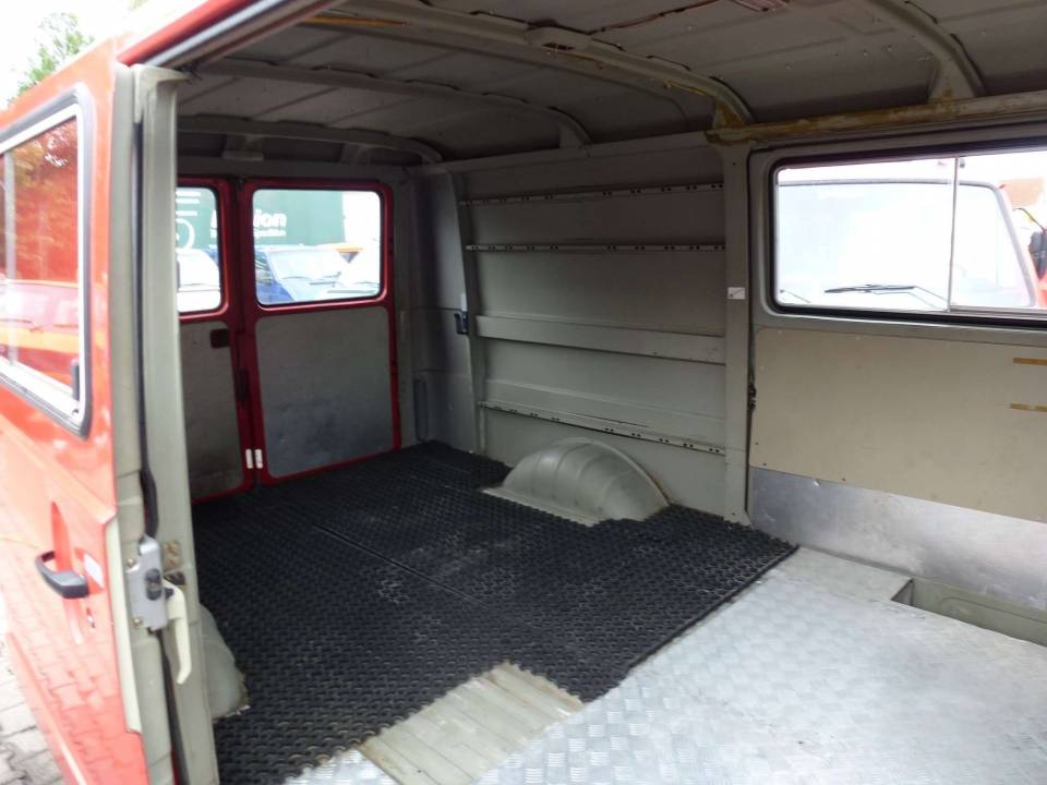 Bild 12/15 von Volkswagen LT 35 2,4 (1988)