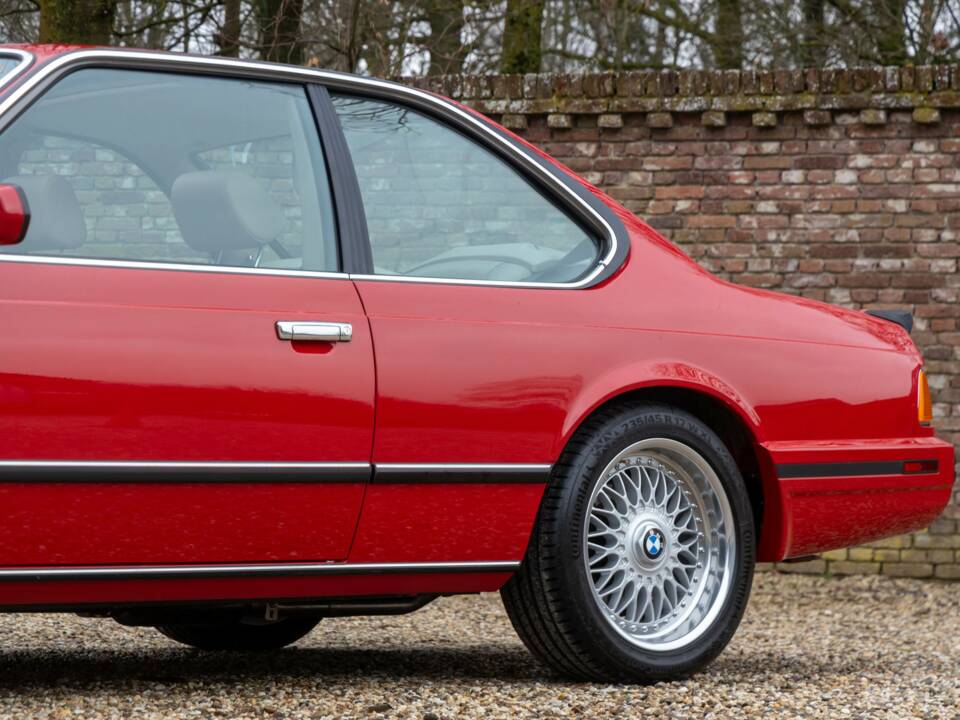 Bild 33/50 von BMW M6 (1988)