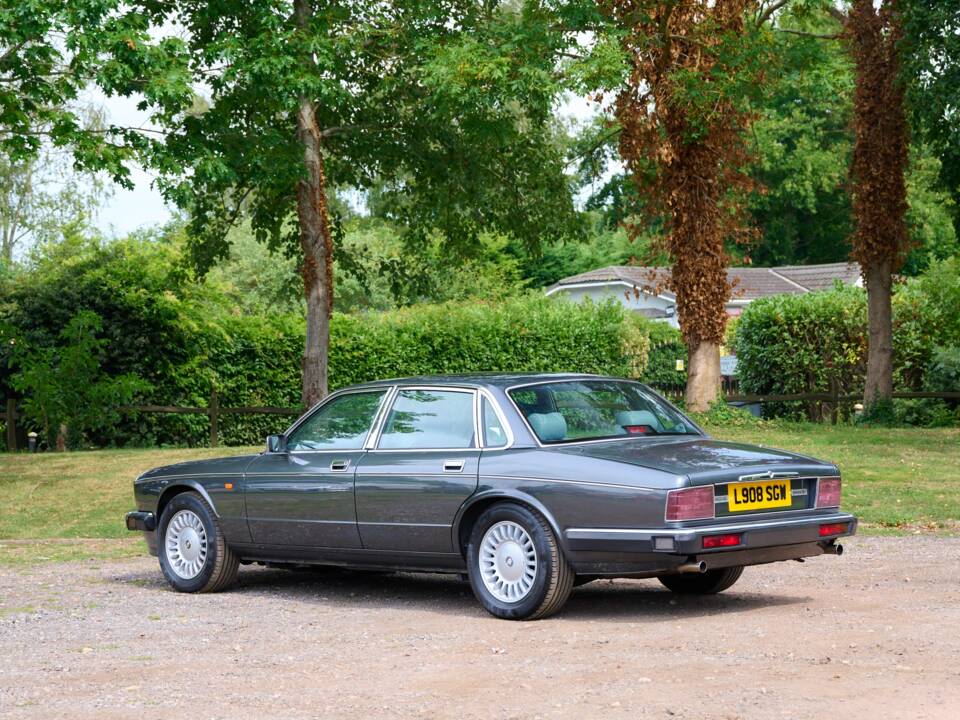 Afbeelding 31/50 van Jaguar XJ12 6.0 (1994)