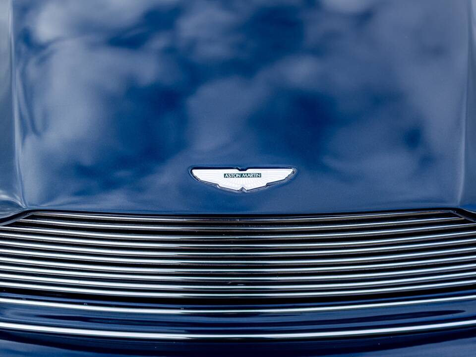 Image 42/50 of Aston Martin Virage Volante (1997)