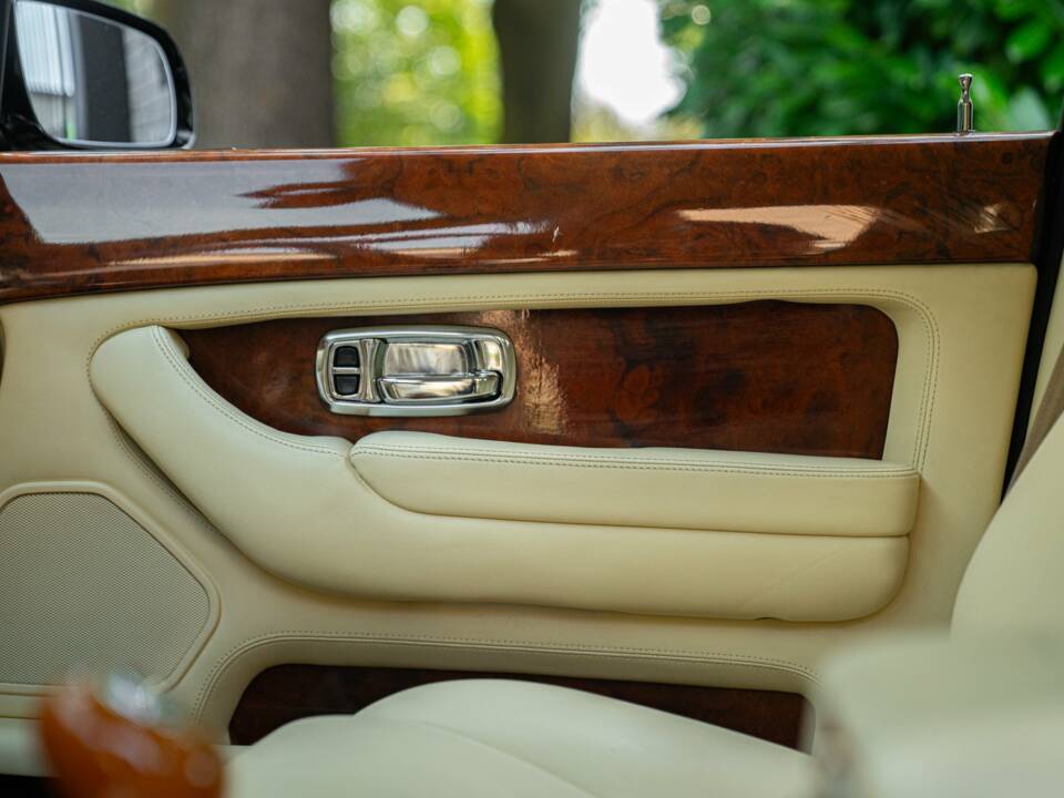 Immagine 29/50 di Bentley Arnage Red Label (1999)